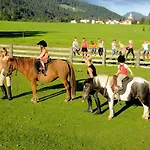 奥贝尔苏兹博古特旅馆 *